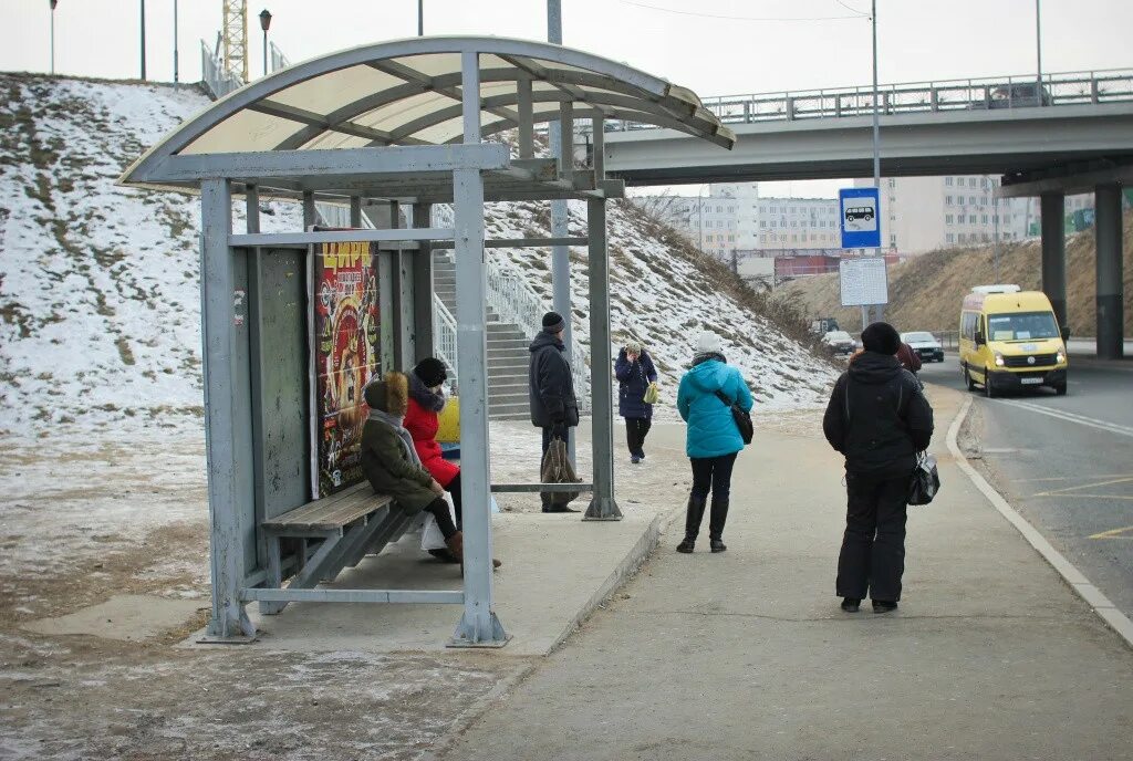 Остановка угрожать. Остановка Окатовая Владивосток. Оставноки Владивосток. Остановка. Автобусные остановки Владивосток.