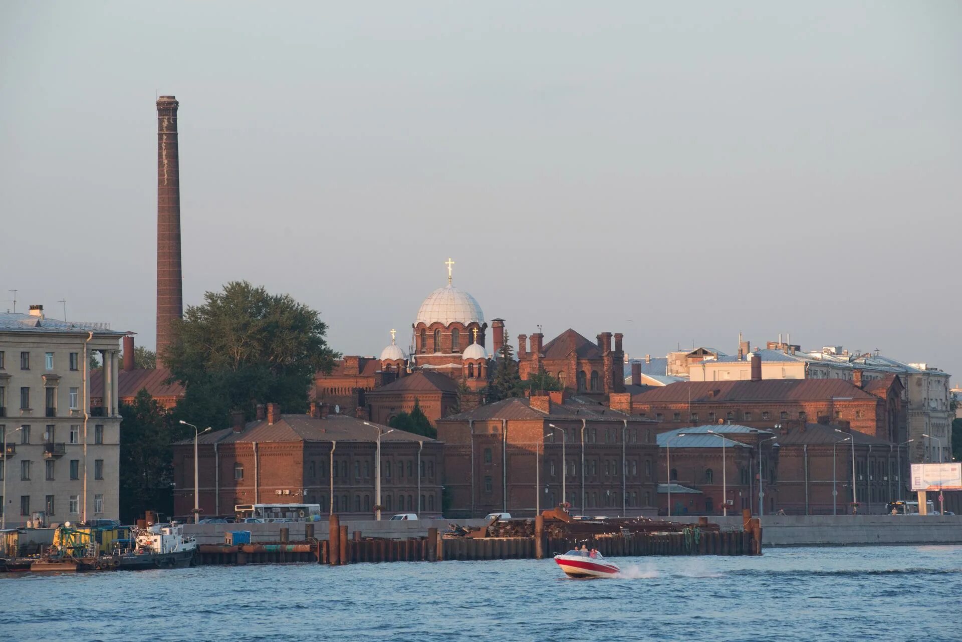 Воздушная тревога спб сейчас. Петербург тревога. Пожар в тц в питере. Воздушная тревога спб сейчас. Петербург тревога.