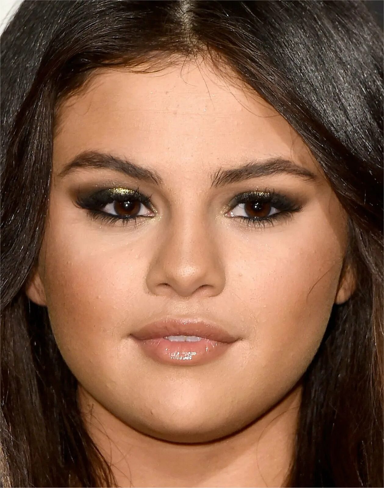 Синий макияж глаз. Круглые карие глаза. Круглые карие глаза. Макияж для близко посаженных карих глаз. Рэйчел билсон фото.