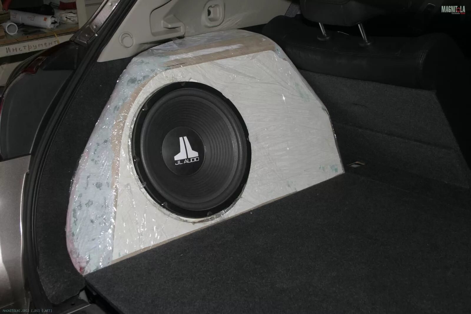 Oris lw-d2. Ваз 2109 2 сабвуфера в багажнике. Мачете мт 15 саб. 12 короб. 52 сабы.