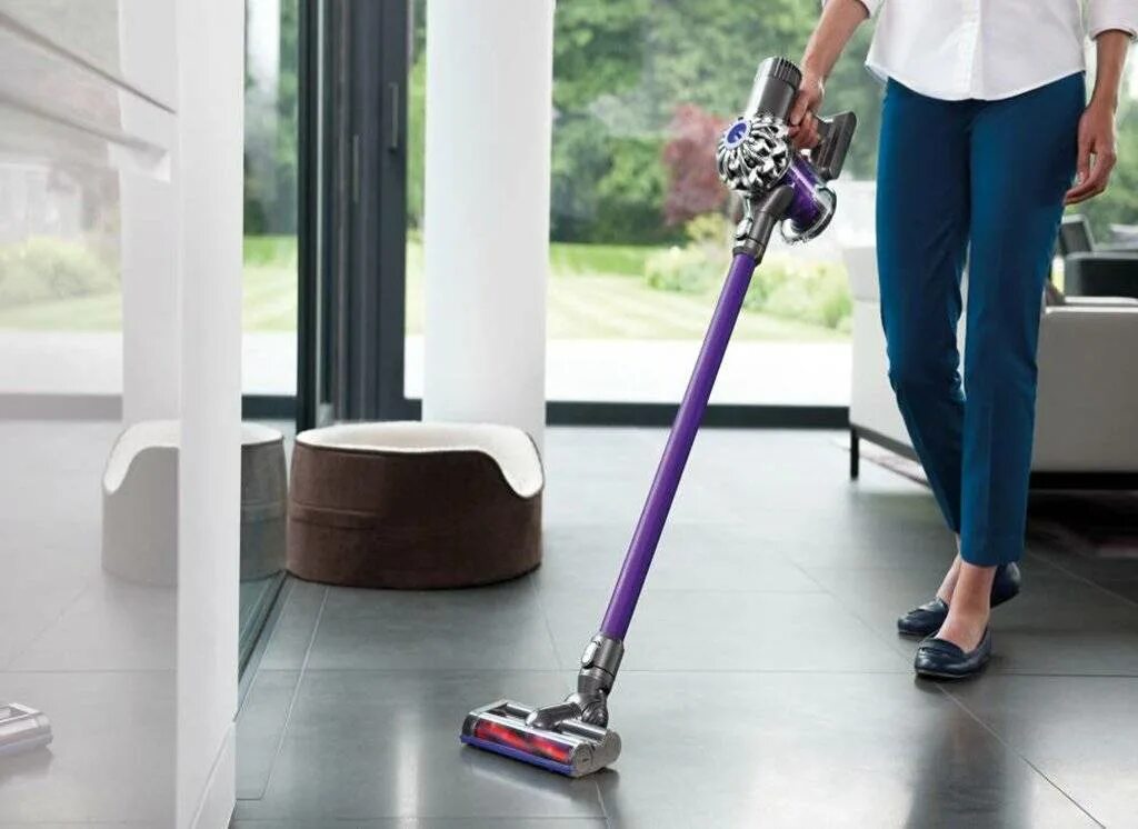 Пылесос Дайсон беспроводной. Пылесос Дайсон Cleaner. Cordless Dyson Vacuum Cleaner. Вертикальный аккумуляторный пылесос Dyson. Вертикальный пылесос для мебели