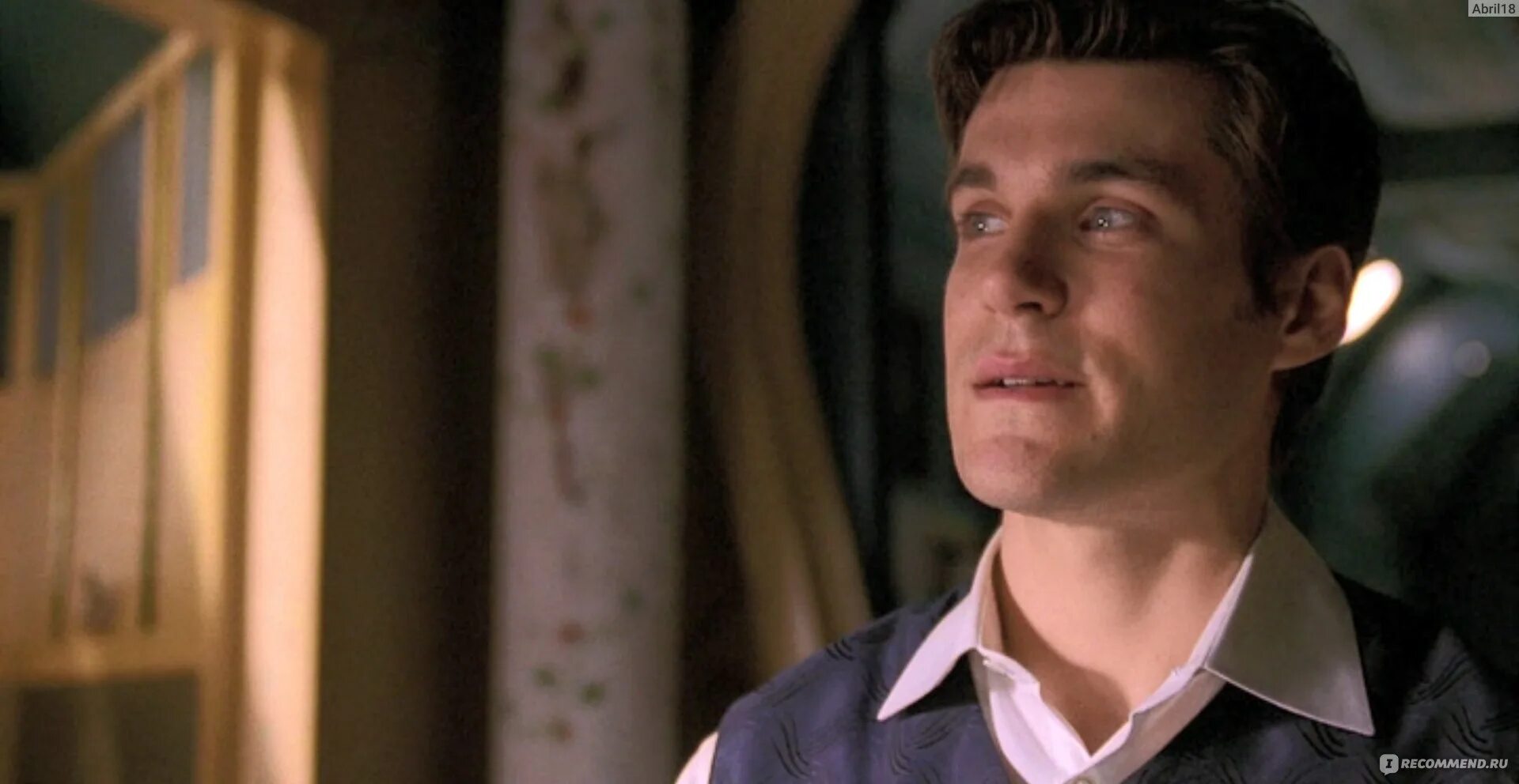 Светлячок сэм. Светлячок из мультика принцесса лягушка. Светлячок сэм. Светлячок сэм. Нэйтан филлион светлячок.