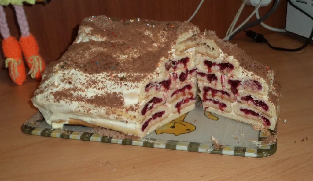 Торт из ушек со сметаной. Торт монастырская изба на новый год. торт монастырская изба подруге на день рождения 30 лет.