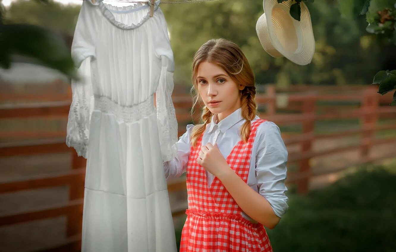 Белое платье рингтон. Ksenia kokoreva платье. кокорева ксения алексеевна. полина кокорева. ксения кокорева школьная форма.