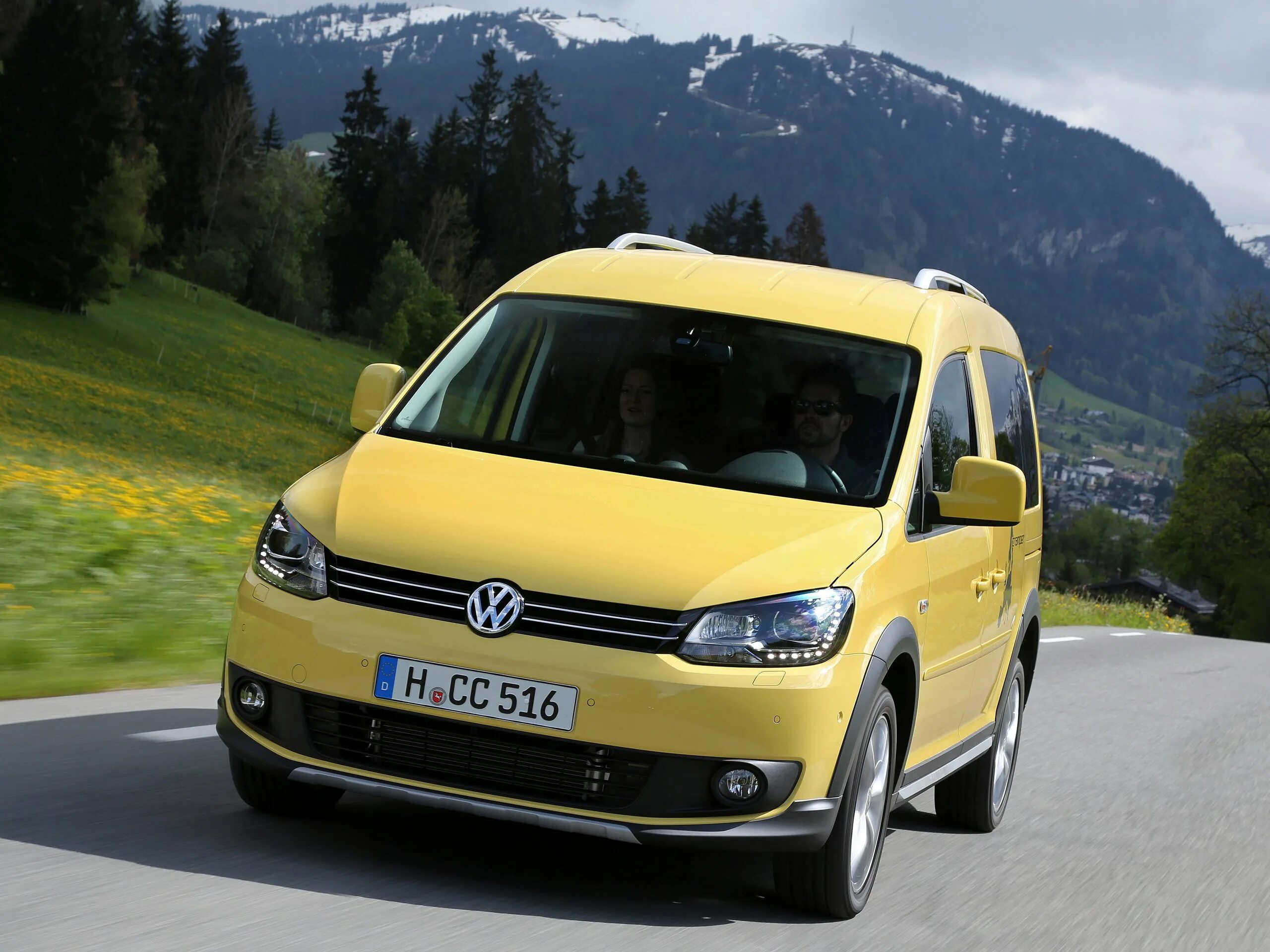 Volkswagen купить воронеж. Фольксваген Кадди Трампер. VW Caddy Cross. Volkswagen Caddy туристический. VW Caddy 1.2 TSI.