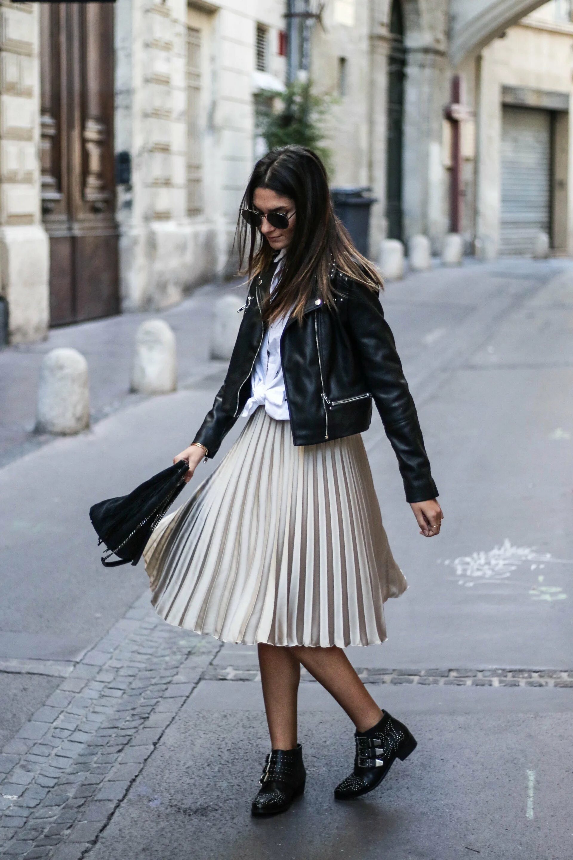 какие юбки носить с ботинками. юбка карандаш с полусапожками. юбка миди грандж. длинная юбка с ботинками на шнуровке. ботинки с юбкой.