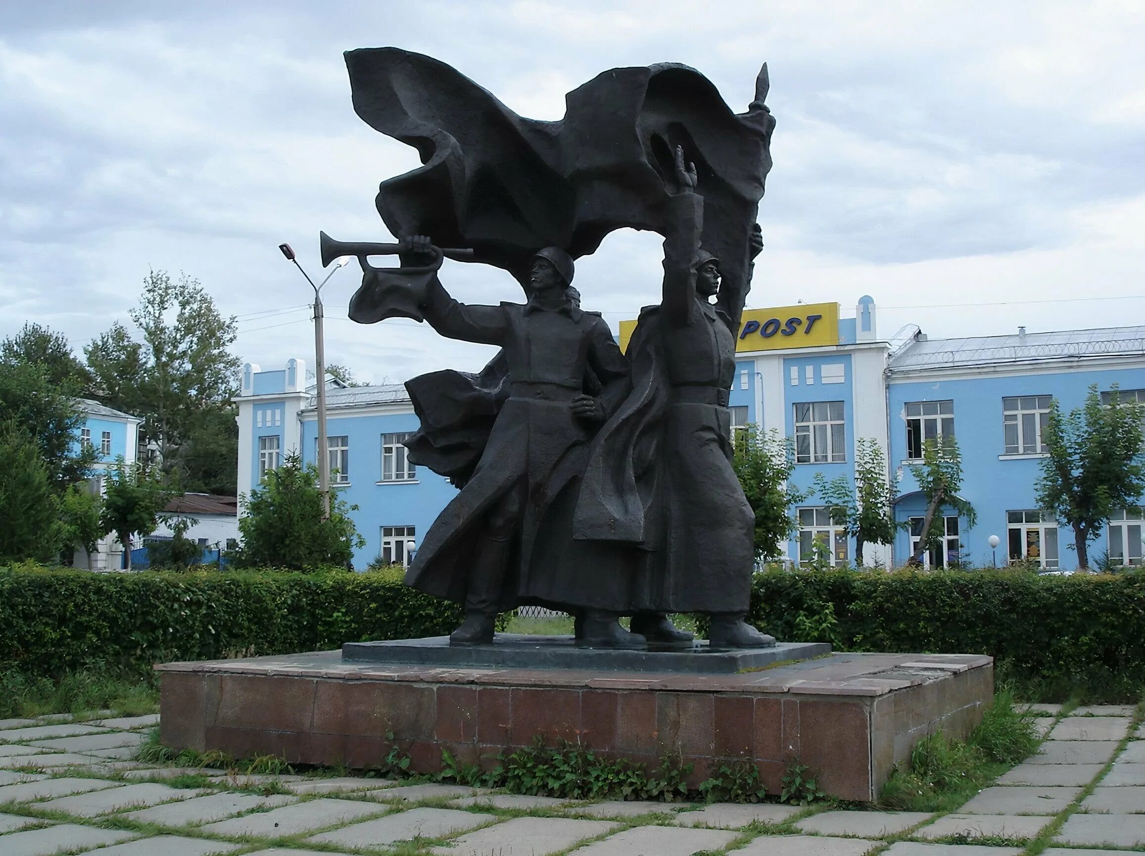 Петропавловск казахстан достопримечательности. Памятник абылай-хану. Памятник батырам в петропавловске. Петропавловск казахстан достопримечательности. Памятник абаю и пушкину в петропавловске.