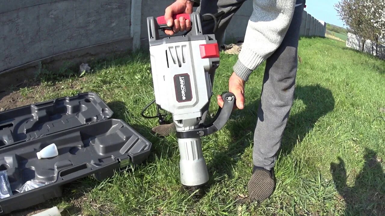 Отбойник видео. Отбойный молоток Bosch 16 30 детали. Отбойный молоток SDS gsh16 Bosch. Отбойный молоток Патриот 45 Дж. Молоток отбойный ЗМ-40-1700 К.