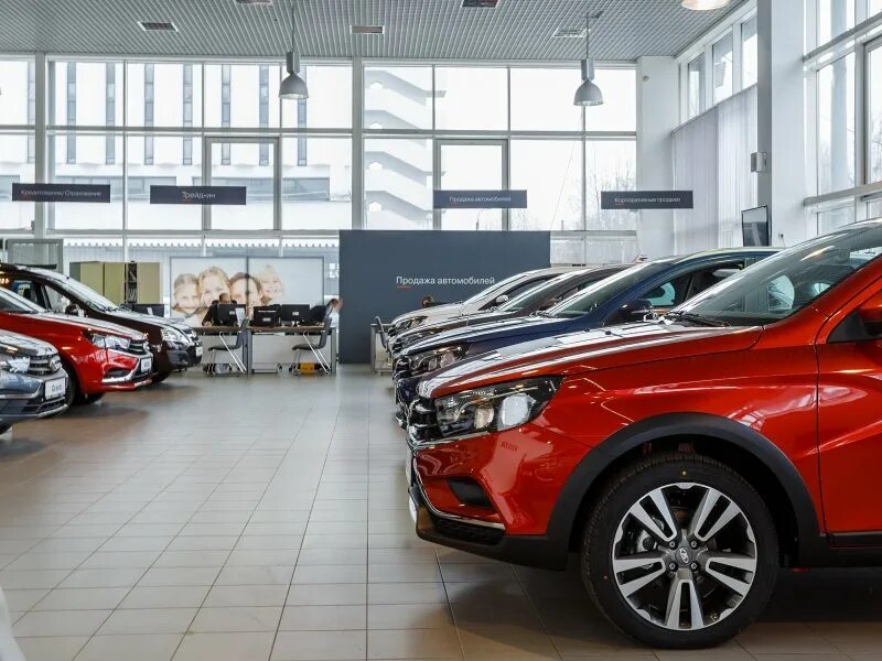 Великие луки лада автосалон. Псков лада автосалон в пскове. Дилерский центр автоваз. Лада великий новгород официальный дилер. Мерседес авилон мерседес.
