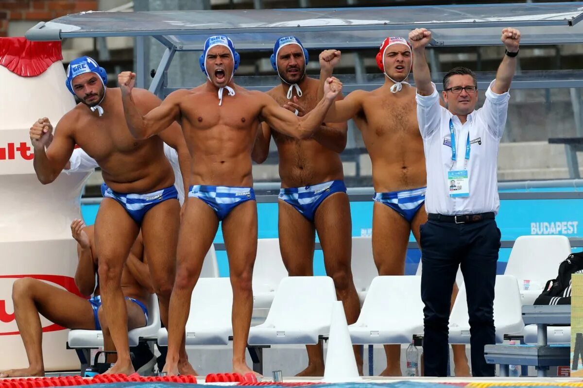 Подвижные половые мужские. Water Polo bulge. Ватерполисты фигура. Водное поло мужчины. Ватерполисты Телосложение.