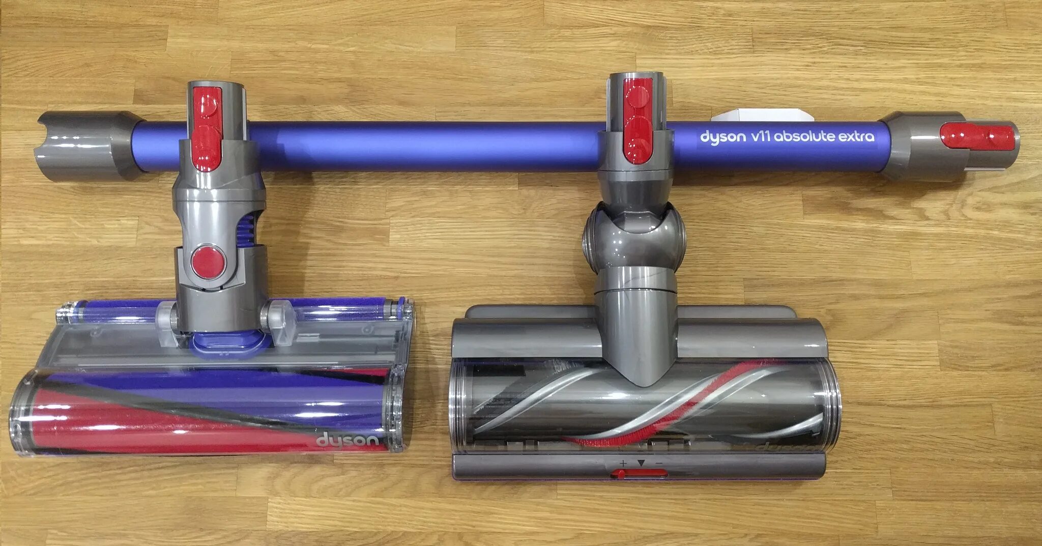 Пылесос Dyson v11 absolute. Dyson v11 absolute Extra. Дайсон v15 Абсолют Экстра. Dyson v15 absolute насадки. V11 absolute pro