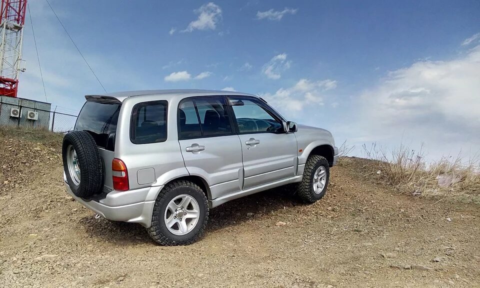 Сузуки эскудо 1997. Эскудо 2 поколение. Terzo Suzuki Escudo Drive. Ниссан эскудо 2 литра.