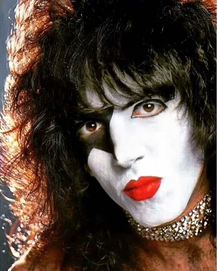 Вокалист кисс. Kiss пол стэнли. вокалист группы кисс пол стэнли. kiss пол стэнли 2025. солист kiss пол стэнли.