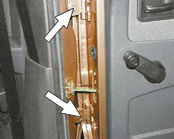 Крепления троса стеклоподъемника нива 21213. Как поменять двери на ваз. Замок двери ваз 2109 наружный. Трос стеклоподъемника ваз 2107. Петля замка ваз 2110.