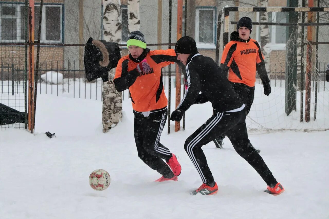 Спортивные новости футбола и хоккея