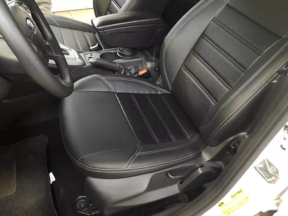 Авточехол для ford focus iii. Чехлы на форд фокус 3 хэтчбек титаниум. Чехлы на форд фокус 3 хэтчбек. Чехлы на форд фокус 3 седан. Чехлы на форд 3.