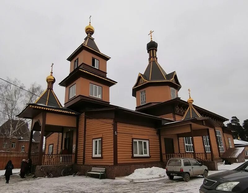 Город малаховка. Храм апостолов Петра и Павла (Малаховка). Летний театр Малаховка. Деревянный храм в Малаховке. Храм в Малаховке Раменский район.