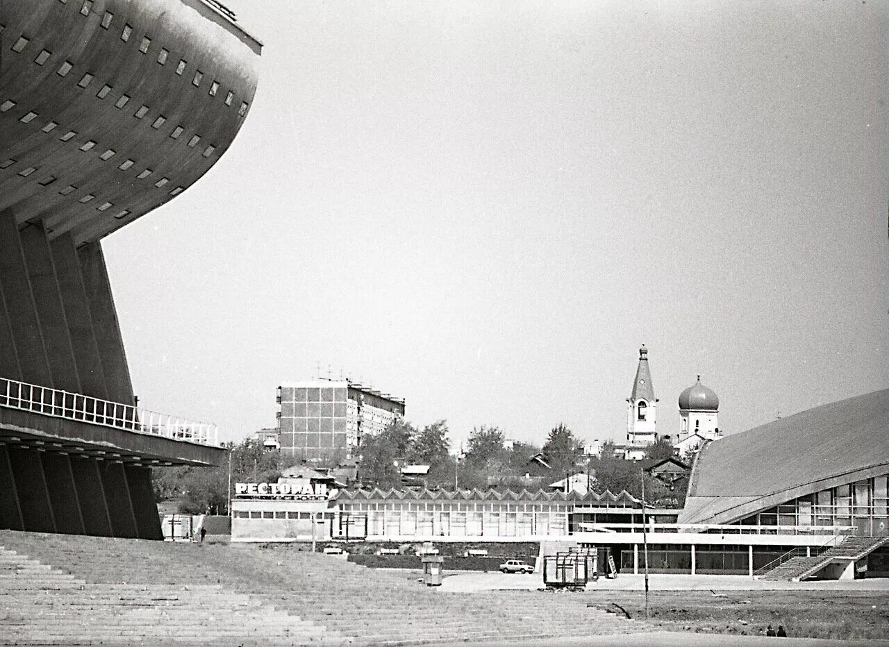 Сонома калифорния безмятежность. Красивые места в воронеже для фотосессии. Ярославль стрелка 1955. Липовая аллея иваново. Место где была сделана фотография.