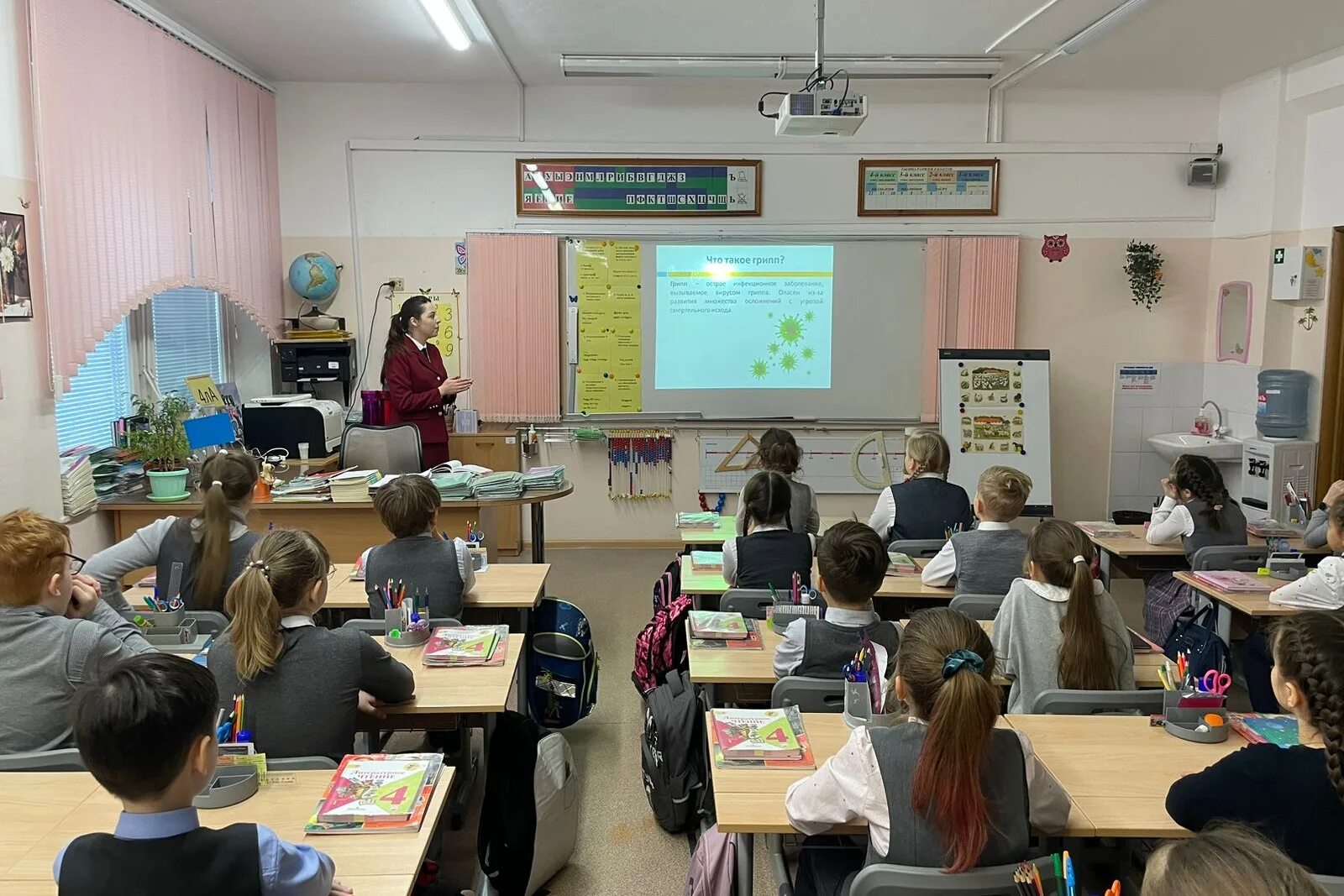 карантин в омске 2022. закрытие школы. карантин в школе по коронавирусу. дистант в школах 2022. карантин в школе.