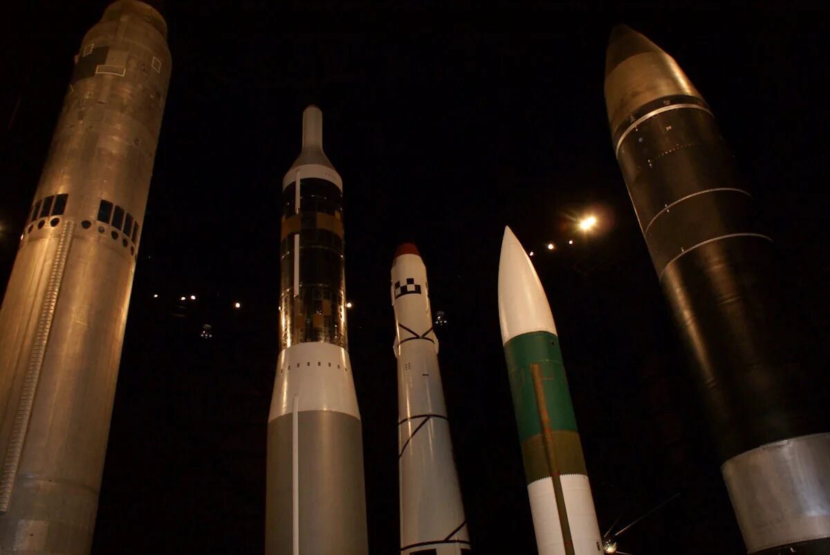 Россия разместила оружие. Байден ядерное оружие. LGM-30 Minuteman. Межконтинентальная ракета. Российские ракеты.