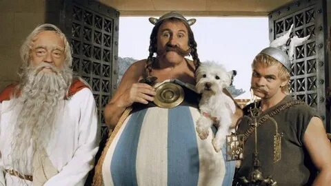 Әдемі және үлкен кеуделі әйелдер