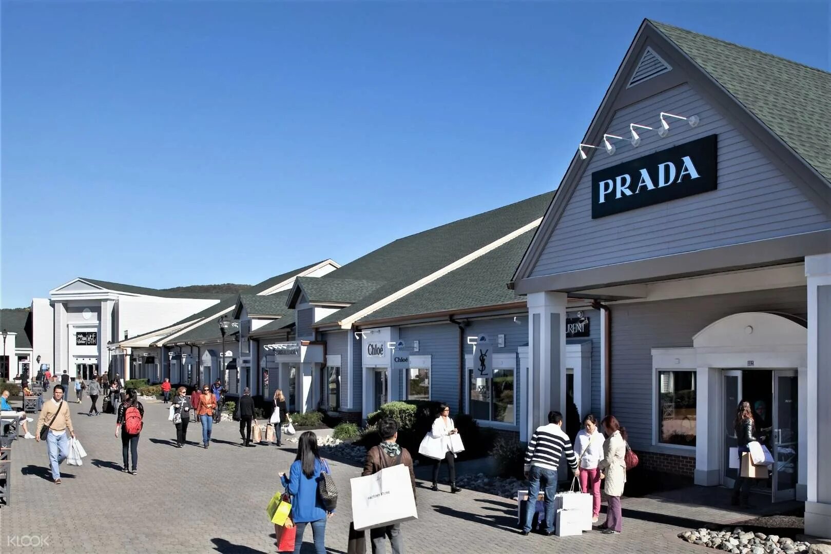 Тц outlet. Woodbury common Premium Outlets в Нью-Йорке. Woodbury Premium Outlet Америка. Woodbury common Outlet. Woodbury common Premium Outlets фото.