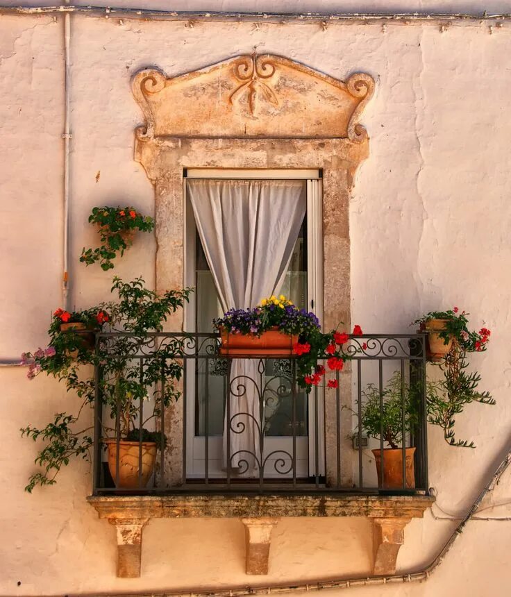 Venecia Balcony flowers, Window boxes, Beautiful doors