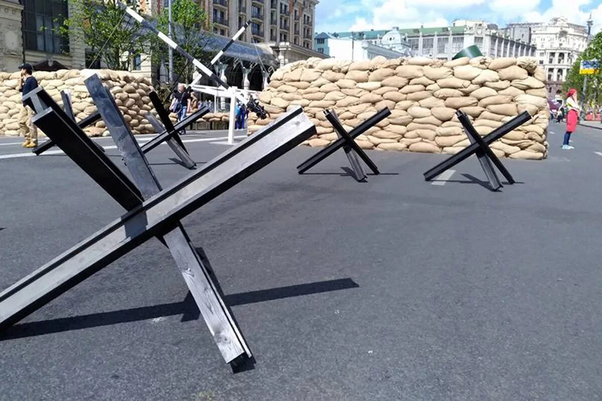 Как называлось противотанковое заграждение из сваренных рельс