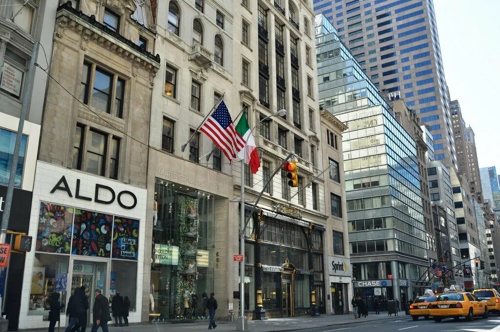 Пятая авеню нью-йорк. Главной авеню. Пятая авеню (манхэттен). Пятая авеню нью-йорк. Пятая авеню нью-йорк.