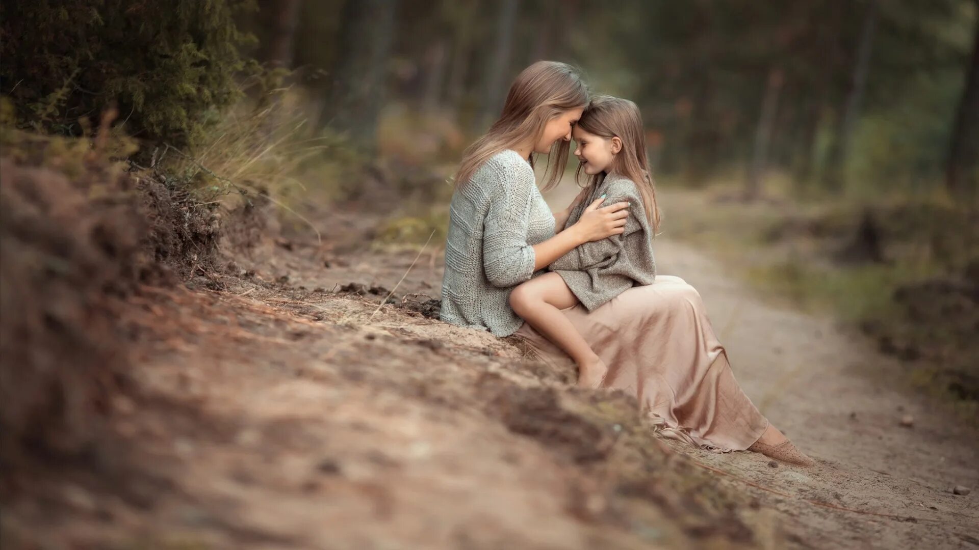 Фотосессия мама и дочка на природе. Мама картинка для детей. Мать с ребенком. Красивая мама с дочкой. Дочки-матери.