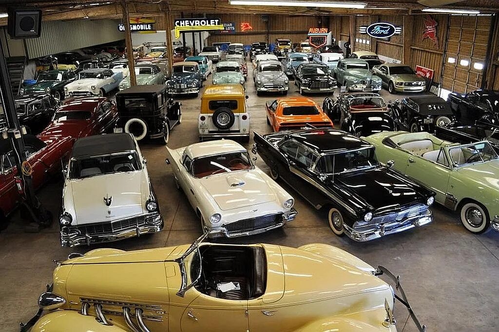 Авто ворлд. Ральф Лорен гараж. Машины World's auto collection. Collector car. Трофи гараж.