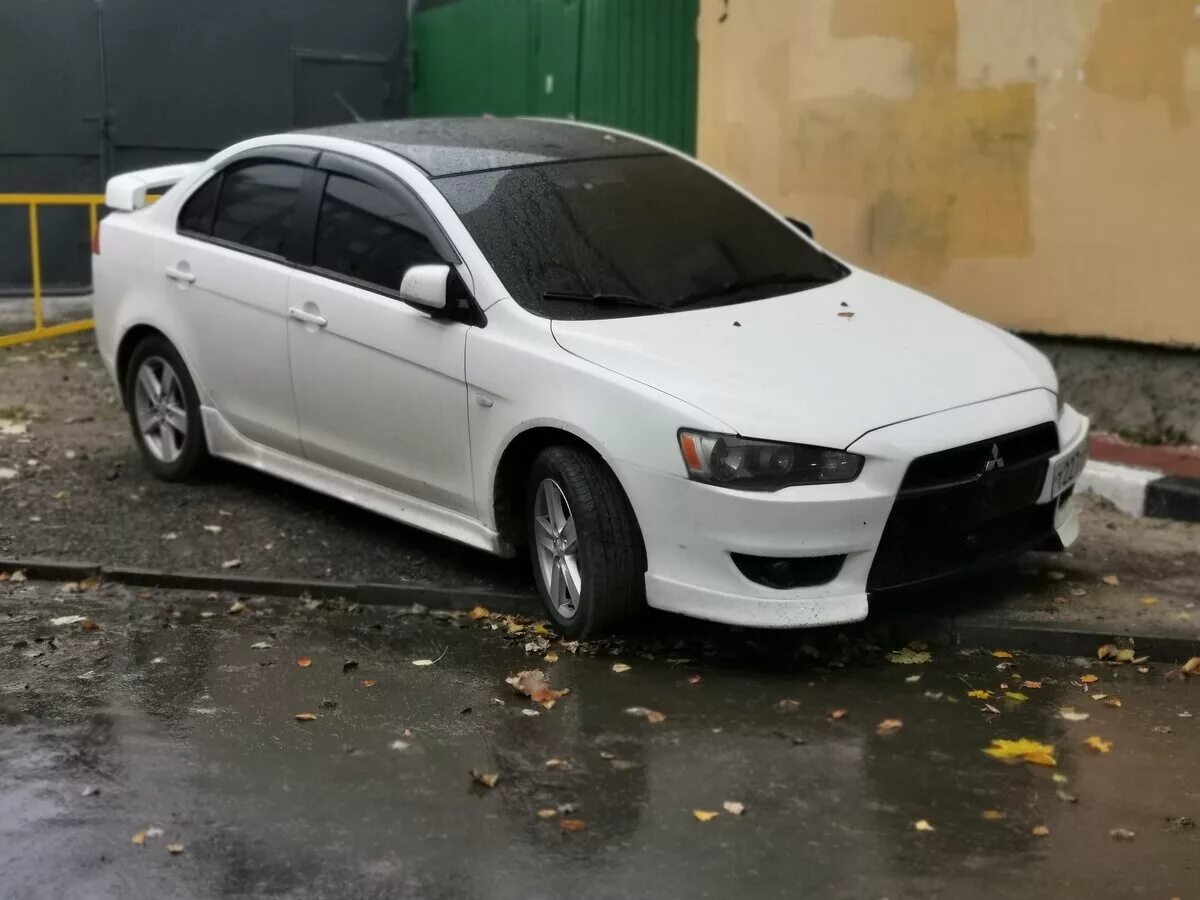 Mitsubishi белая. Lancer 10 2.0. Mitsubishi Lancer 10 White. Mitsubishi Lancer 10 белый. Митсубиси Лансер 10 белый.