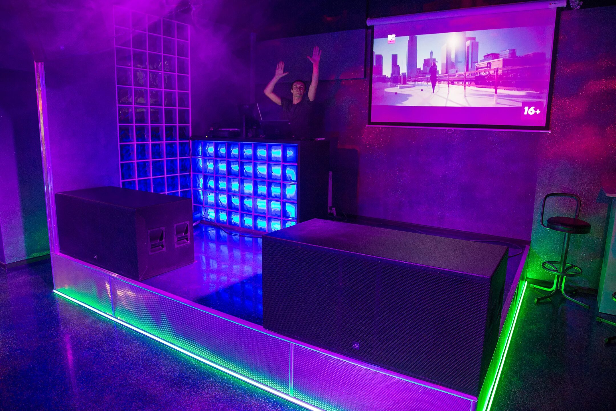 детское караоке кафе. вольск бар айвенго. галактика беляево. клуб галактика вольск. галактика вольск.