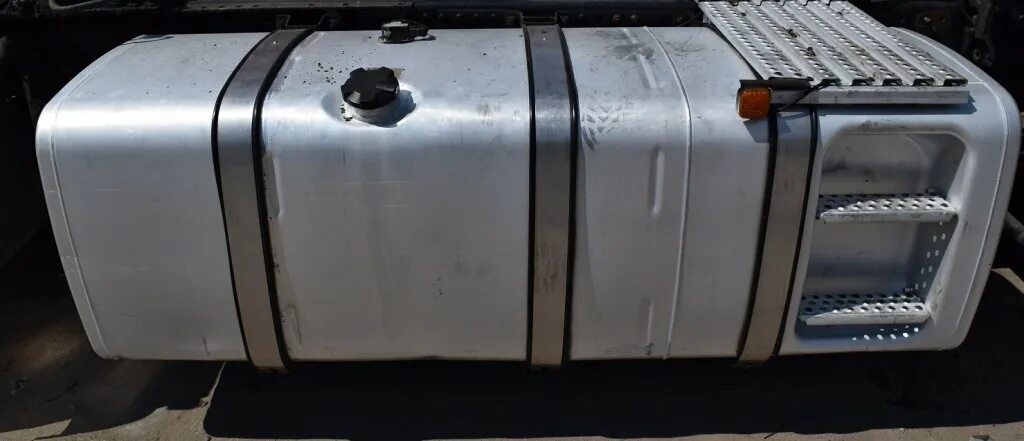 Топливный бак ман тга 780л. Топливный бак ман тгх. Топливный бак ман тгх. Топливный бак ман тгс 19. Бак топливный ман тга 910 л.