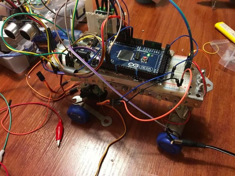Код для двигателя ардуино. Коллекторный мотор ардуино. arduino платформа с сервоприводом. подача электричества с ардуино на моторчик. поделки из сервоприводов.
