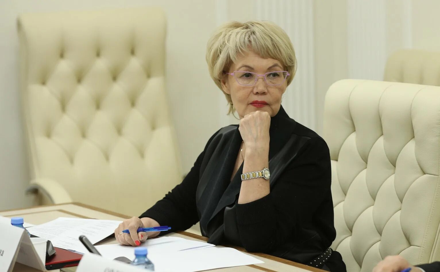 дина оюн глава кызыла. дина ивановна оюн должность. заседание о совете федерации комитета государственной безопасности. оюн дина ивановна. оюн д.