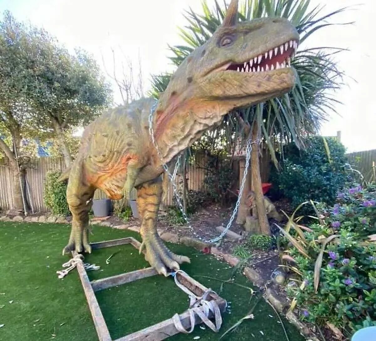 Гигантские динозавры. Огромный динозавр. Скульптура динозавра. Самый огромный динозавр. Включи папа динозавр