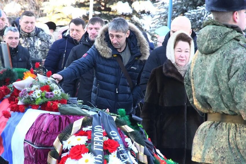 Прощание каменск уральский. Прощание с Мальцевым в Каменске. Церемония прощания с Гуржей.