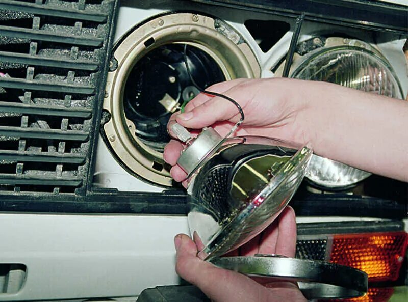 замена лампочки ваз 2107