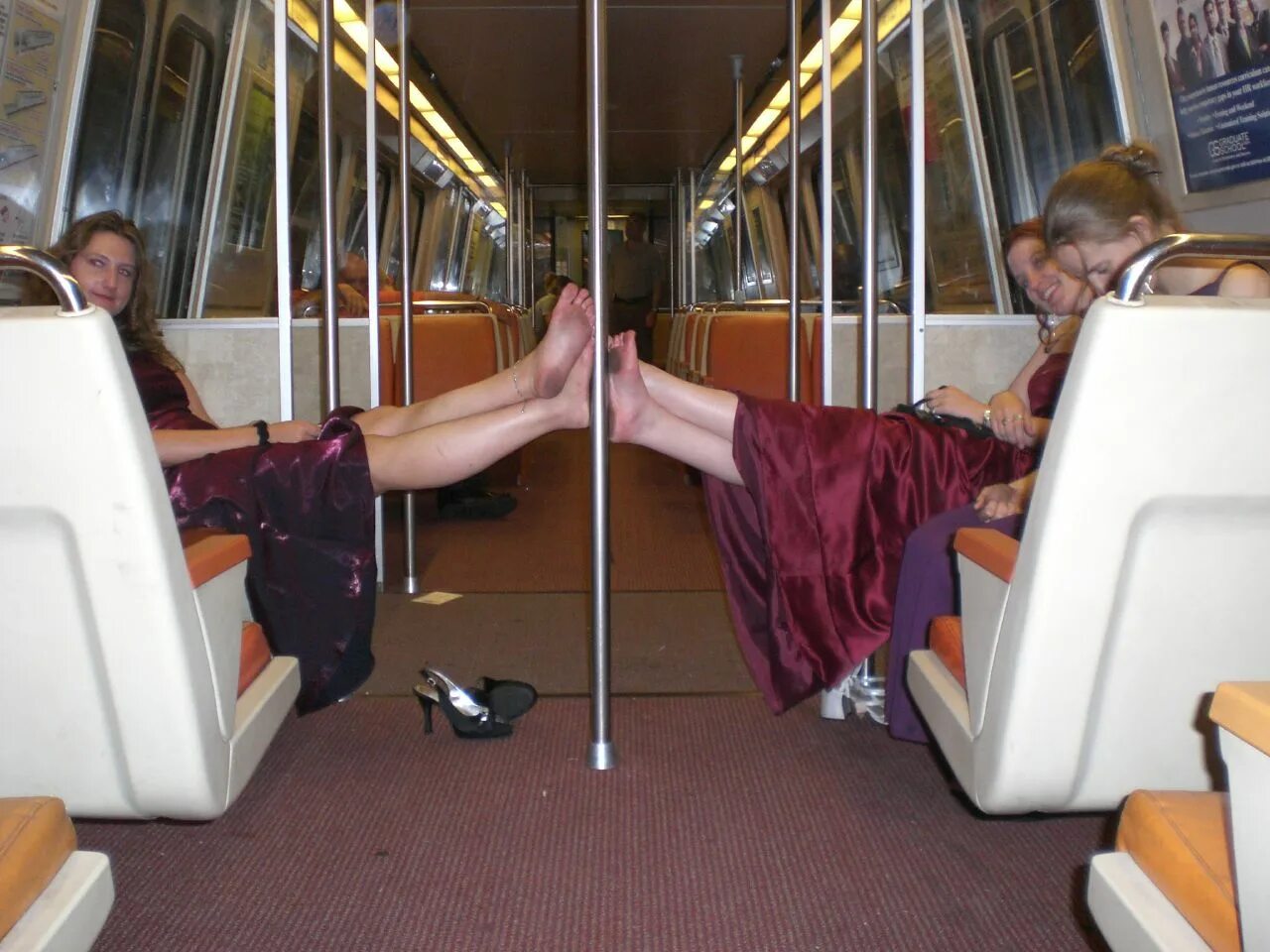 домогательство в метро. управляет вибратором в общественном месте. управляет вибратором в общественном месте. облапали в общественном транспорте. облапали в общественном транспорте.