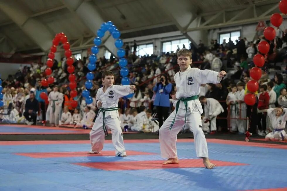 Кубок баскетбол. Форма локомотив ангара волейбол. Кубок сибири омск тхэквондо 2022. Кубок сибири тхэквондо мфт 2023 омск. Кубок сибири.