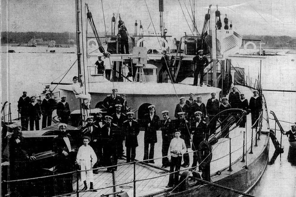 Броненосец русалка. Броненосец береговой обороны русалка. Канонерская лодка смерч. Броненосец береговой обороны чародейка. Броненосец русалка 1893.