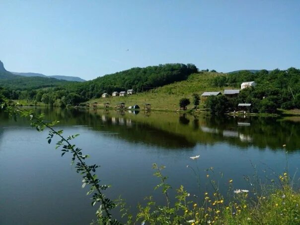 Погода плотинное. Плотинное Бахчисарайский район. Село Плотинное Бахчисарайский район. Клевое место Бахчисарайский район село Плотинное. Село Нагорное Бахчисарайский район.