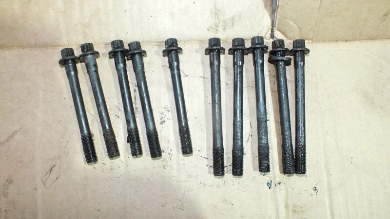 Toyota 90910-02152. Направляющая втулка болтов гбц 1118. Toyota 90109-10058 под какую головку. Болты гбц тойота королла 150 1. Болт головки блока тойота.