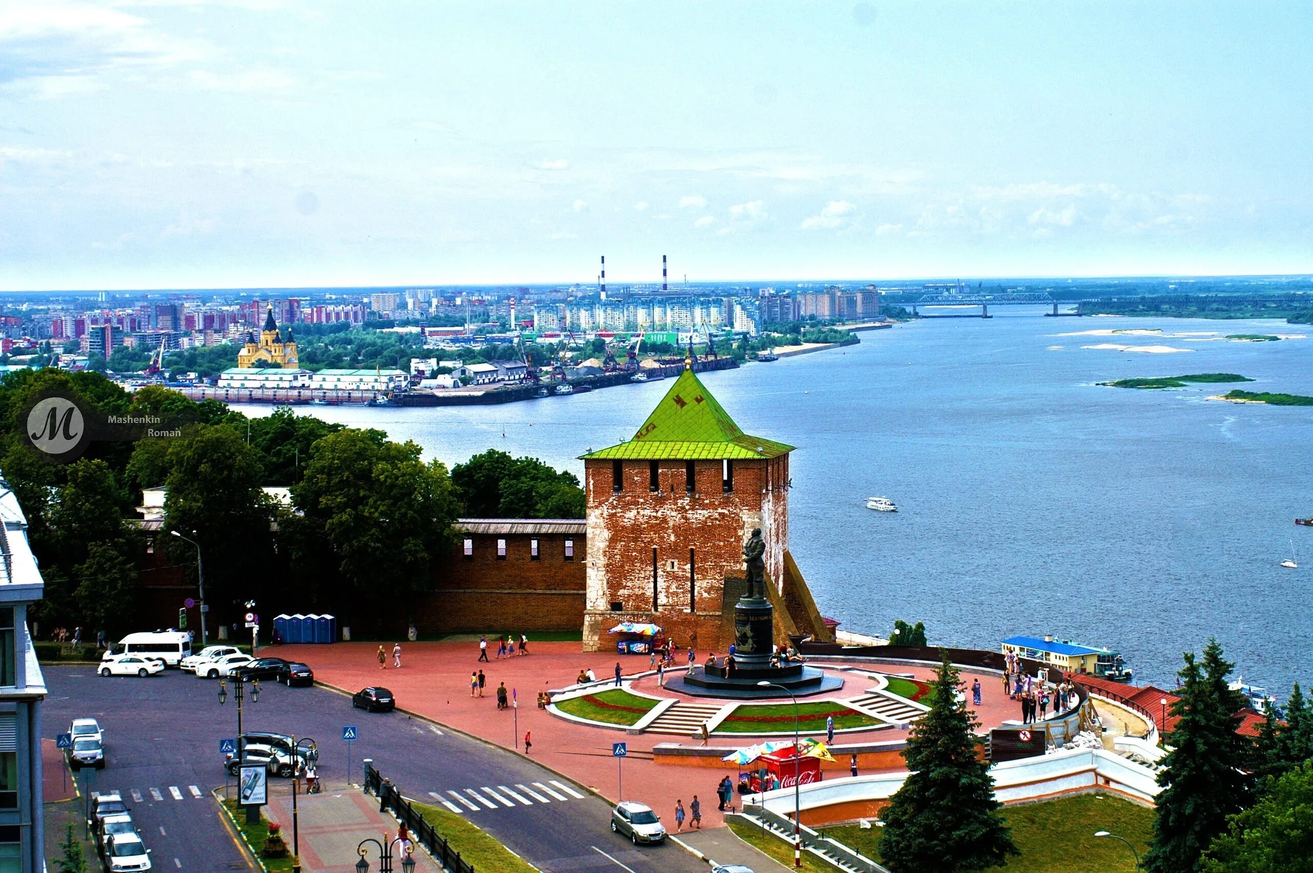 Нижний новгород назван. Нижний Новгород. Нижегородский Кремль Нижний Новгород. Нижний Новгород Кремль стрелка. Нижегородский Кремль достопримечательности Нижнего Новгорода.