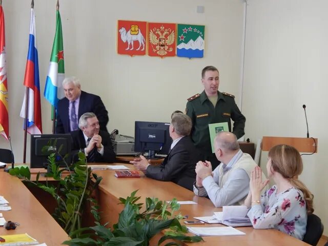 Военкомат города димитровград. Военкомат здание. Призывники на комиссии. Аша военкомат. Аша военкомат.