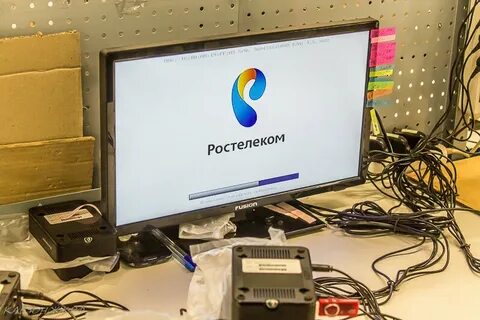 Как прошивают приставки на бесплатное тв