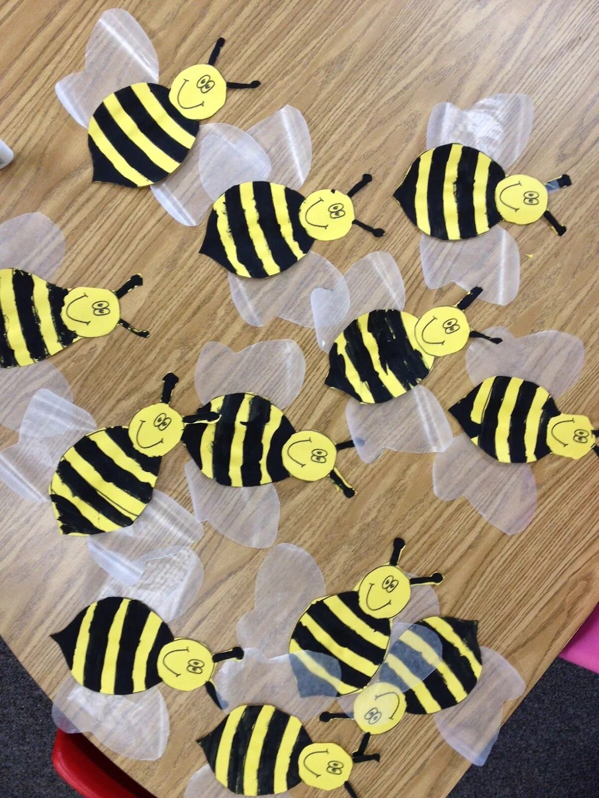 интересные поделки. пчелка поделка из бумаги для детей. дети делают пчелы. поделка пчелка. поделка пчелка.