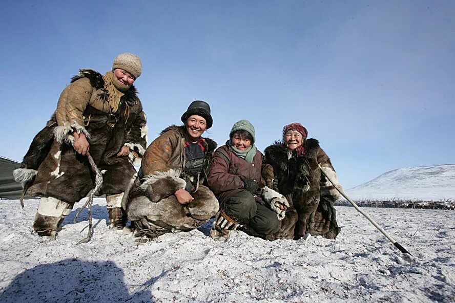 В 2017 году на чукотке. Керри народность Чукотка. Чукотский автономный округ народы. Чукотский автономный округ чукчи. Аляска Чукотка яранга.