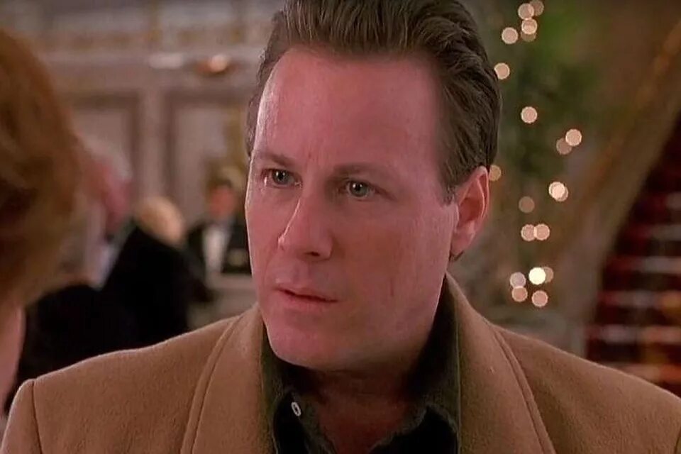 один дома 1 отец. джон хёрд сопрано. дэниел стерн один дома. джон хёрд и кэтрин о хара. джон хёрд 1990.